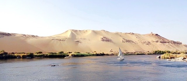 Drifting Down De Nile